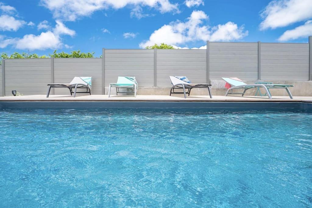 Superbe Villa Avec Piscine Et Proche Mer Au Diamant - 3 Chambres Et Salles De Bain Ле-Диаман Экстерьер фото
